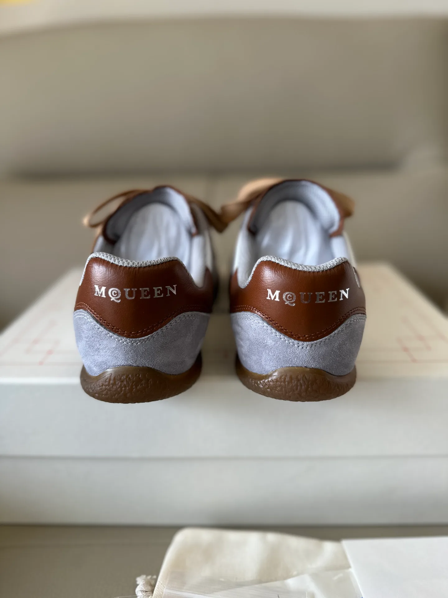 Кроссовки Женские Alexander Mcqueen 18616775