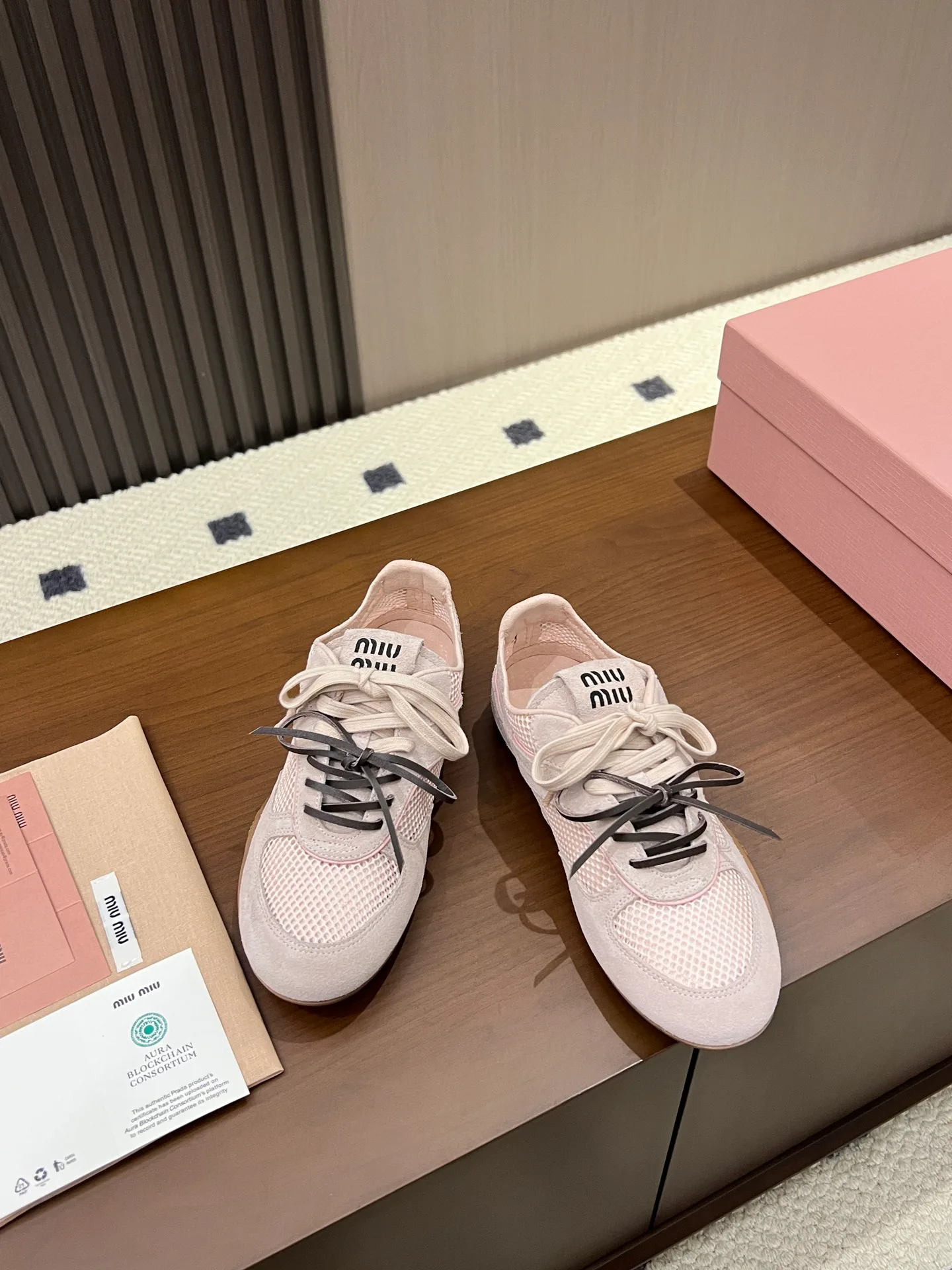 Кроссовки Женские Miu Miu 17968589