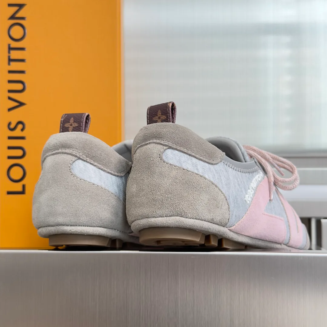 Кроссовки Женские Louis Vuitton 17780689