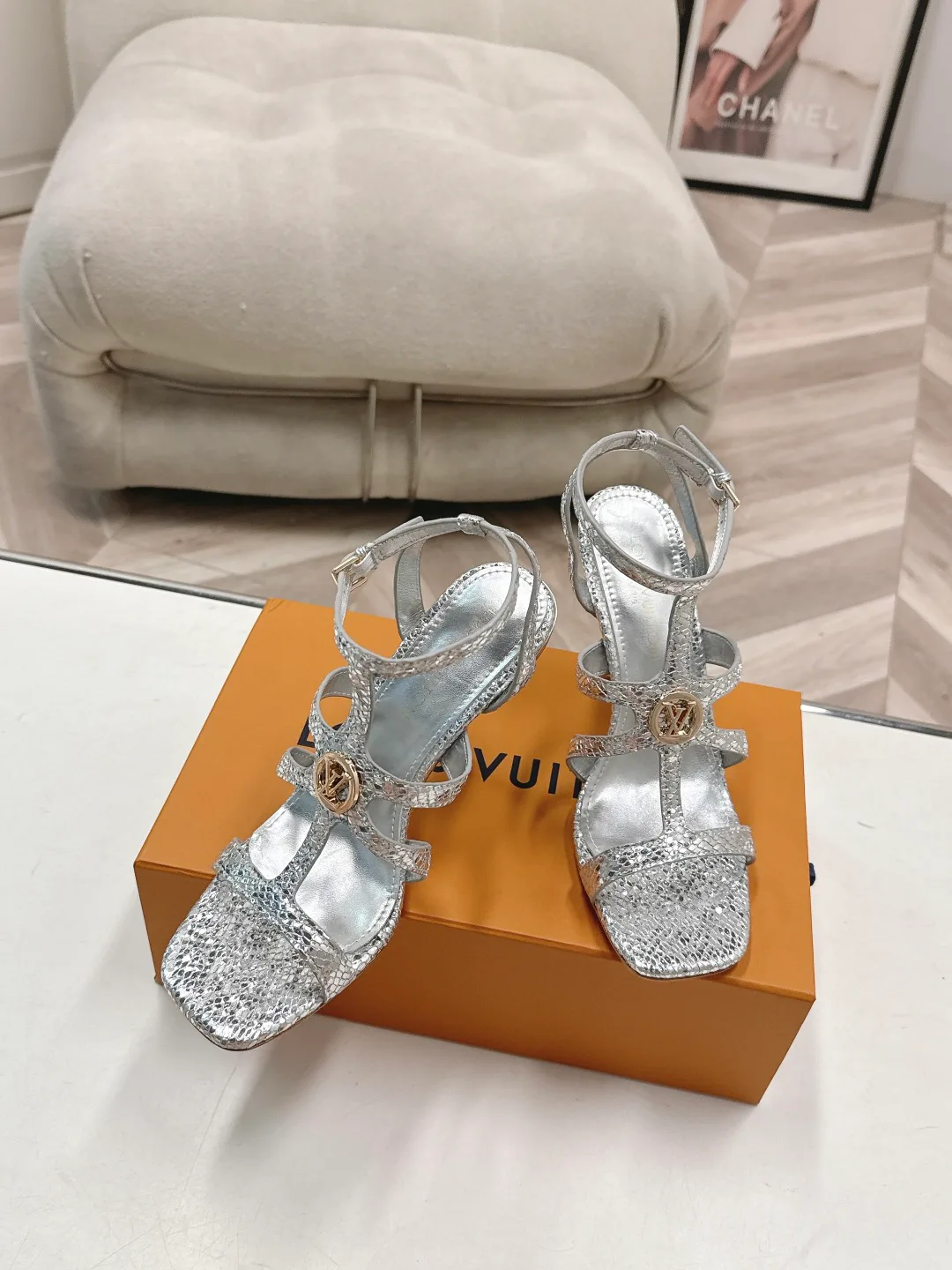Босоножки Женские Louis Vuitton 17578100