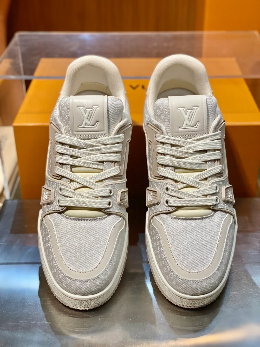 Кроссовки Мужские Louis Vuitton 18562062