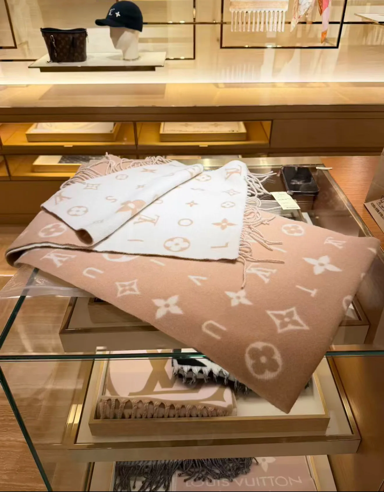 Шарфы Louis Vuitton 18426916