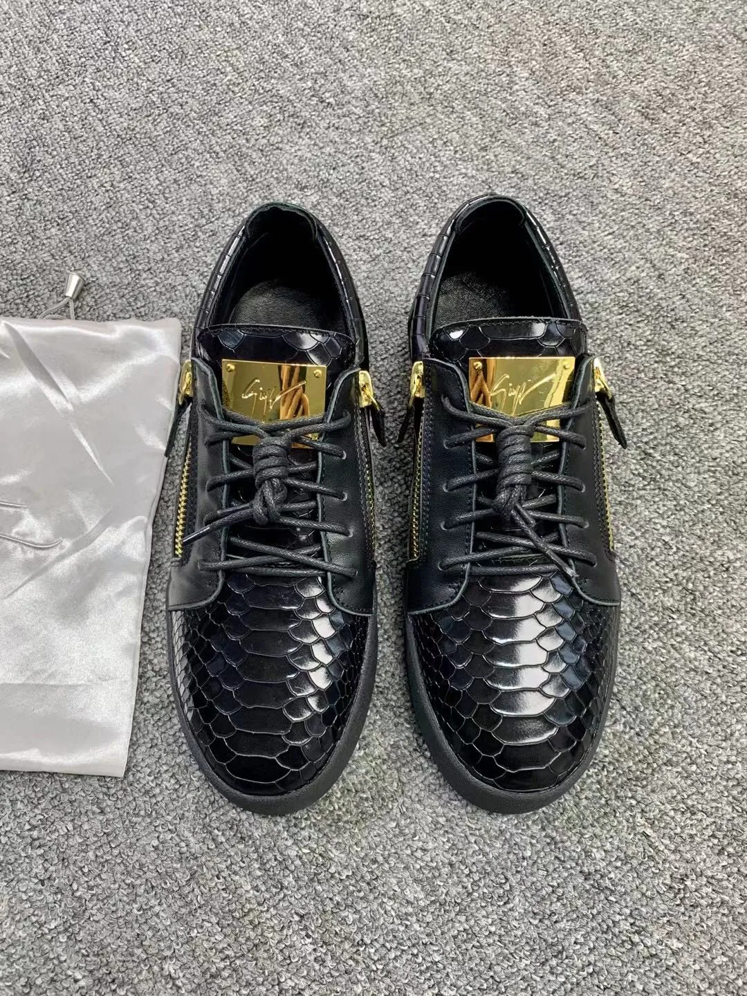 Кроссовки Женские Giuseppe Zanotti 17955596