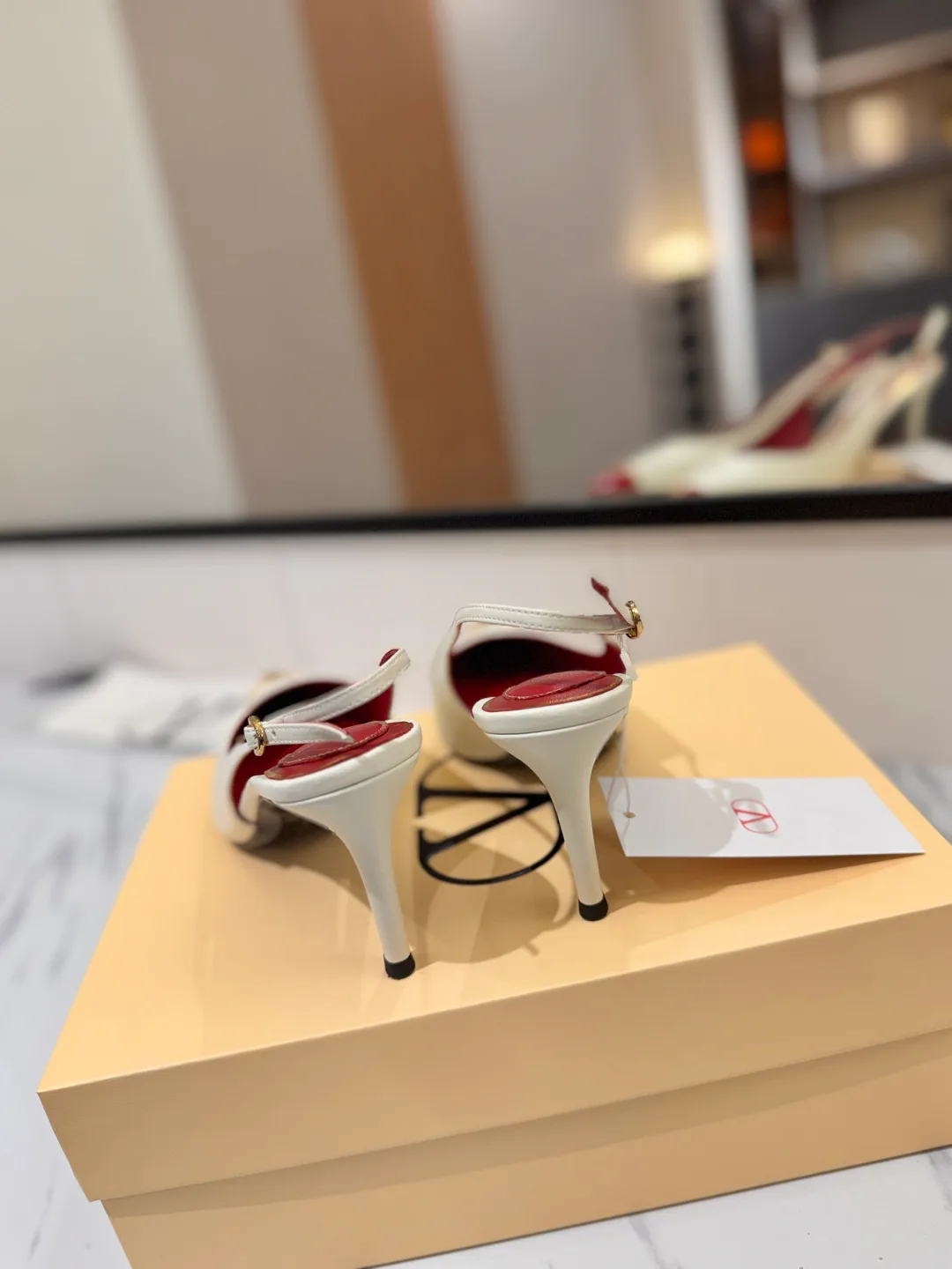 Босоножки Женские Valentino 18134958