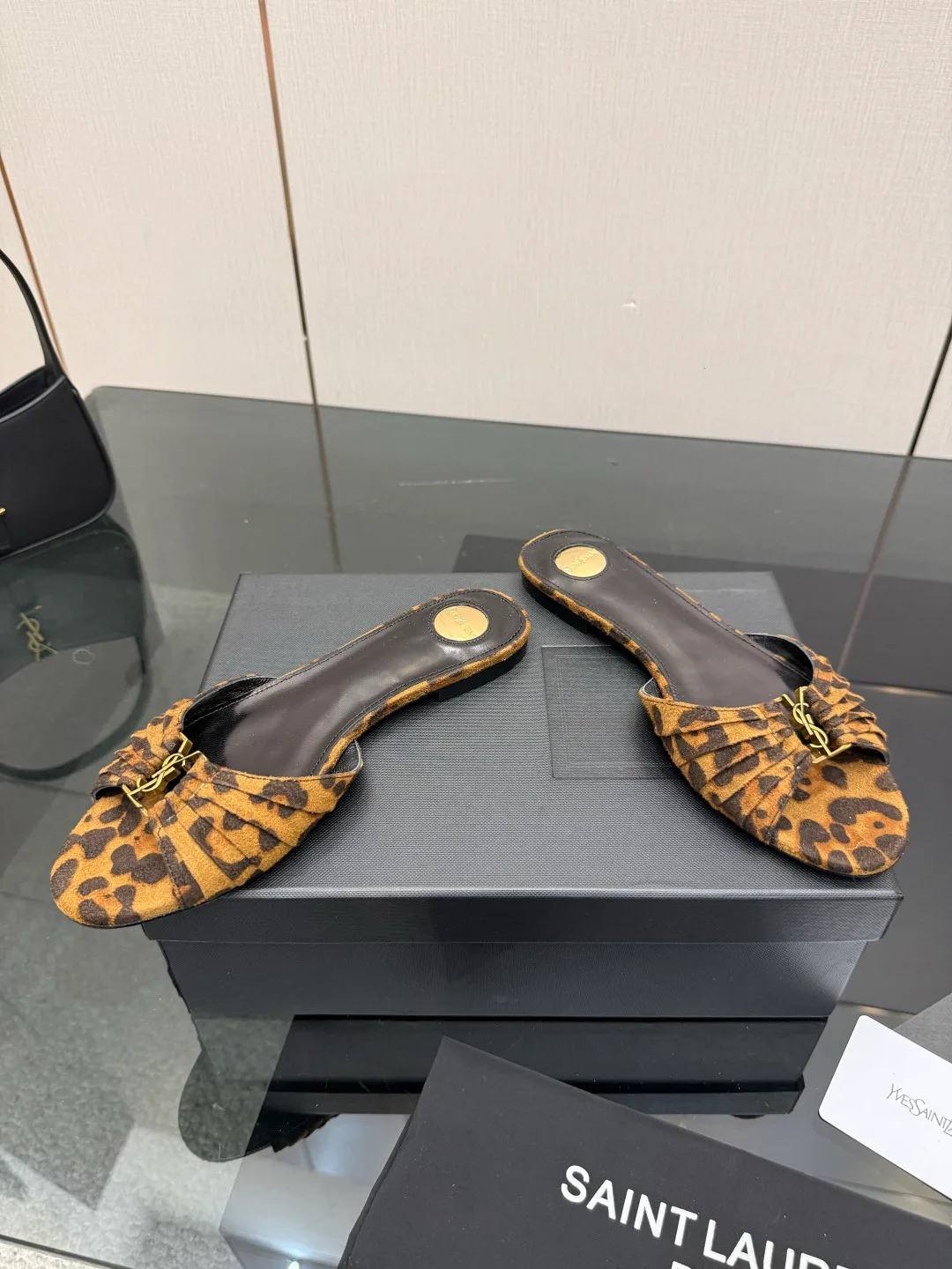 Шлепанцы Женские Saint Laurent 11668827