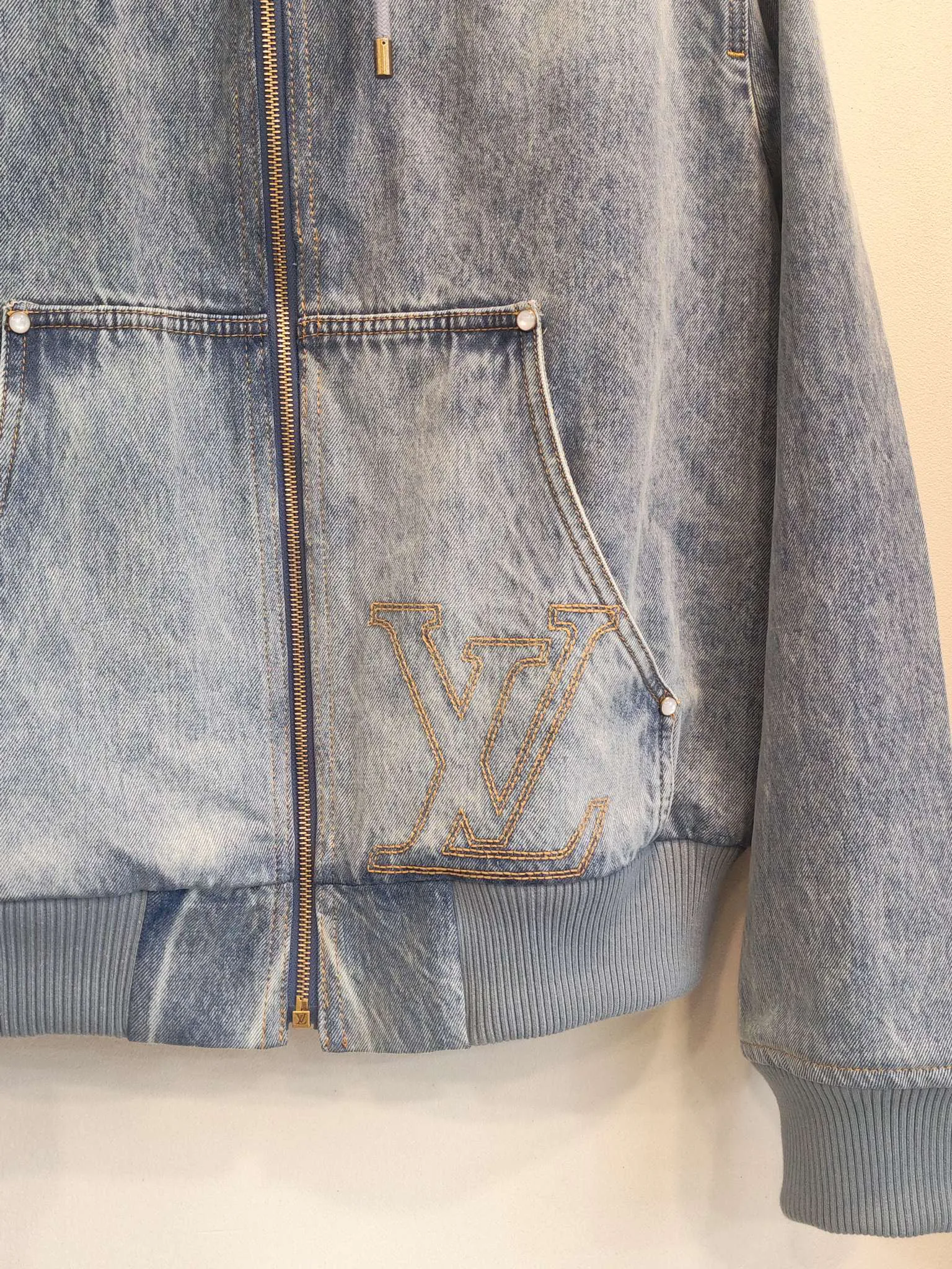 Куртки И Пуховики Женские Louis Vuitton 5039899