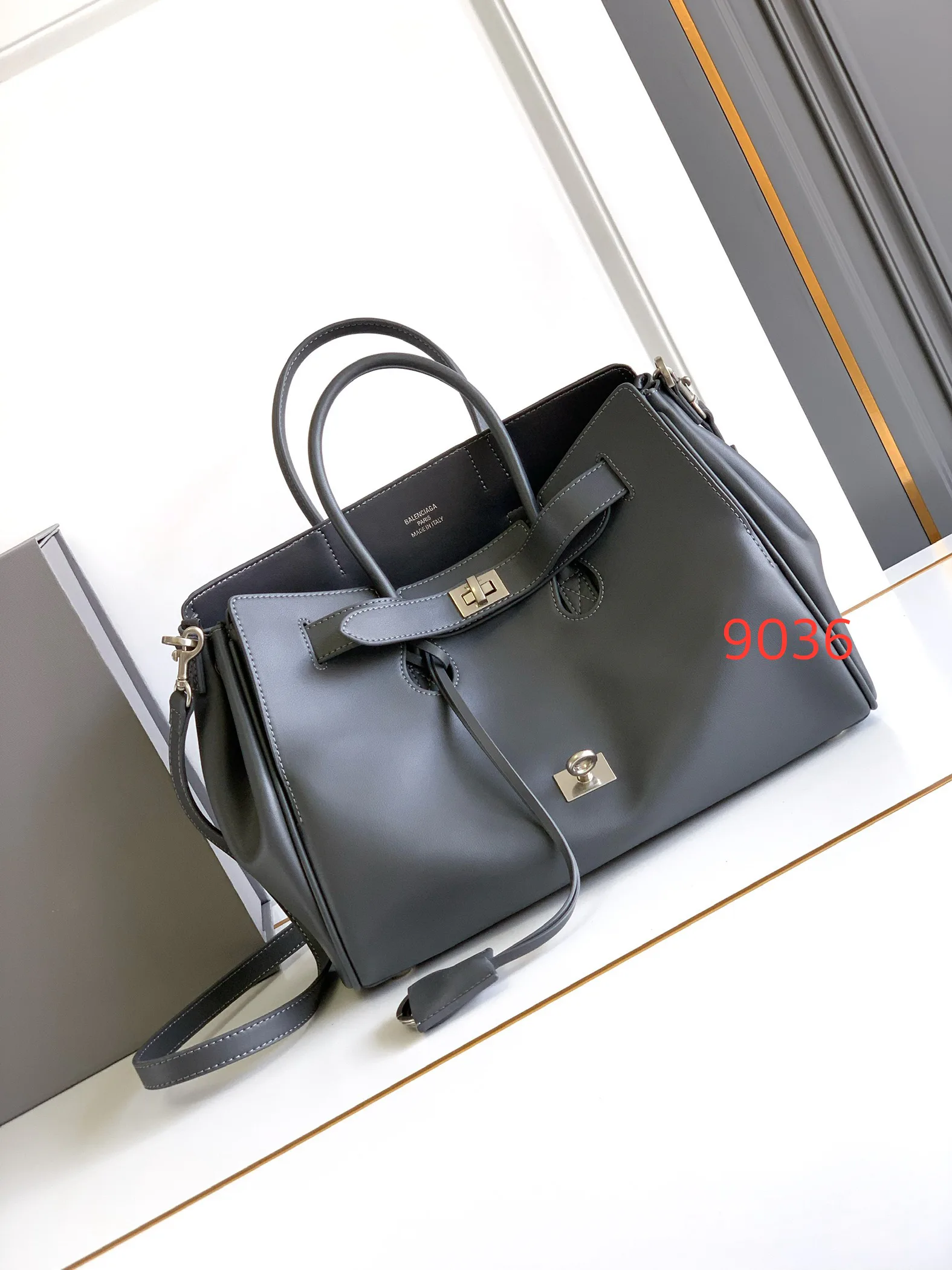 Сумки На Ремне Женские Balenciaga 84593