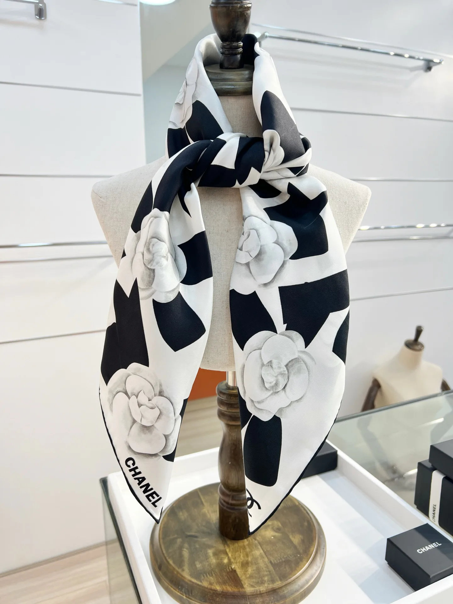 Платки Chanel 1883145