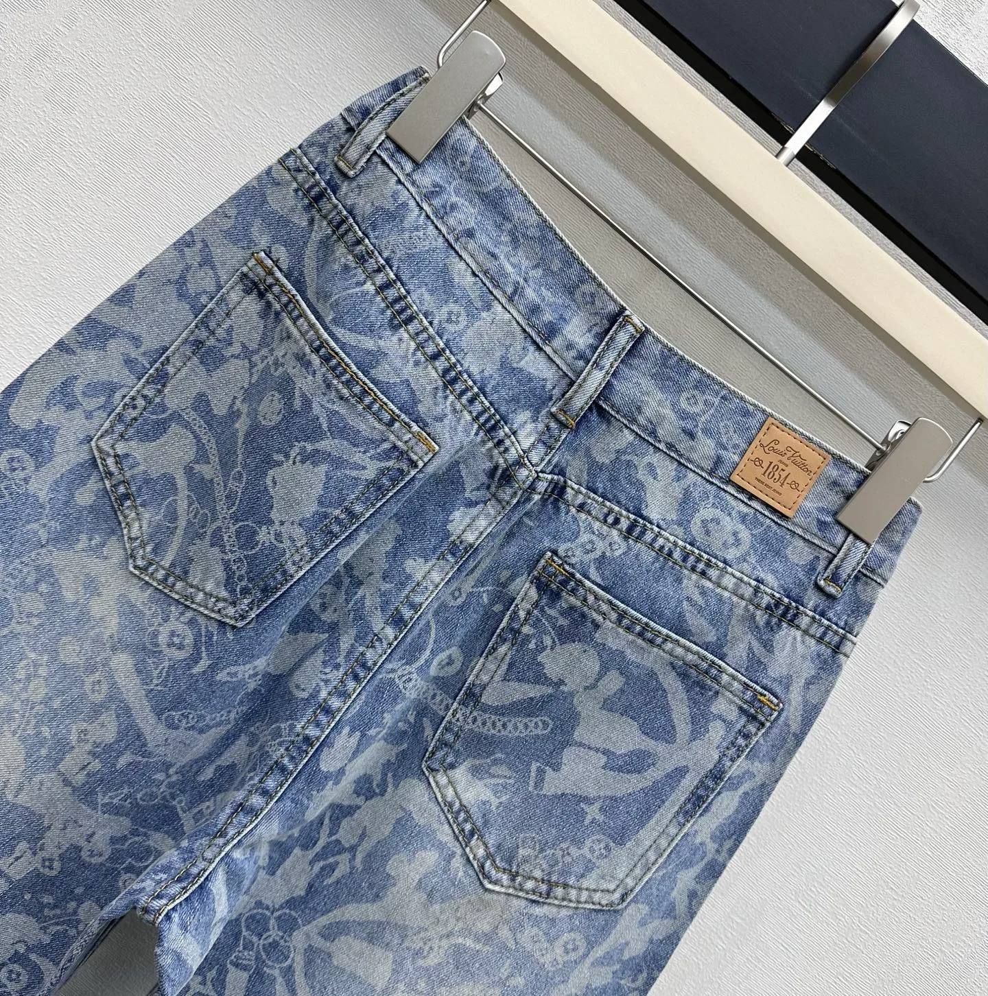 Джинсы Женские Louis Vuitton 11682761