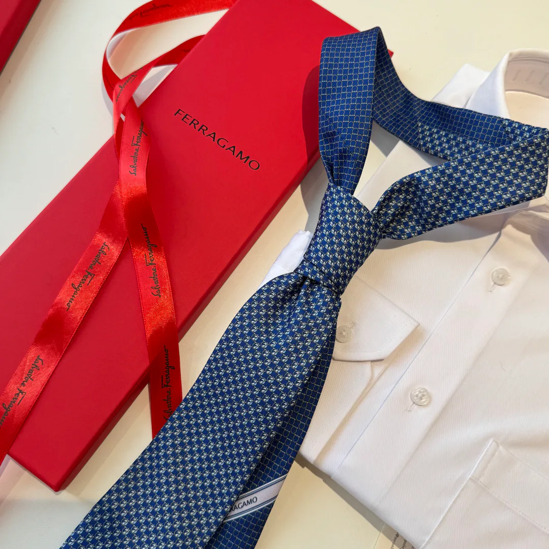 Платки Salvatore Ferragamo 18673754