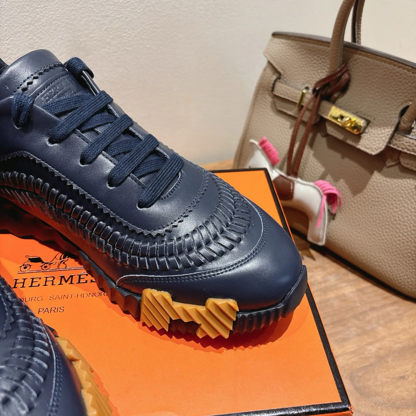 Кроссовки Женские Hermes 18729815