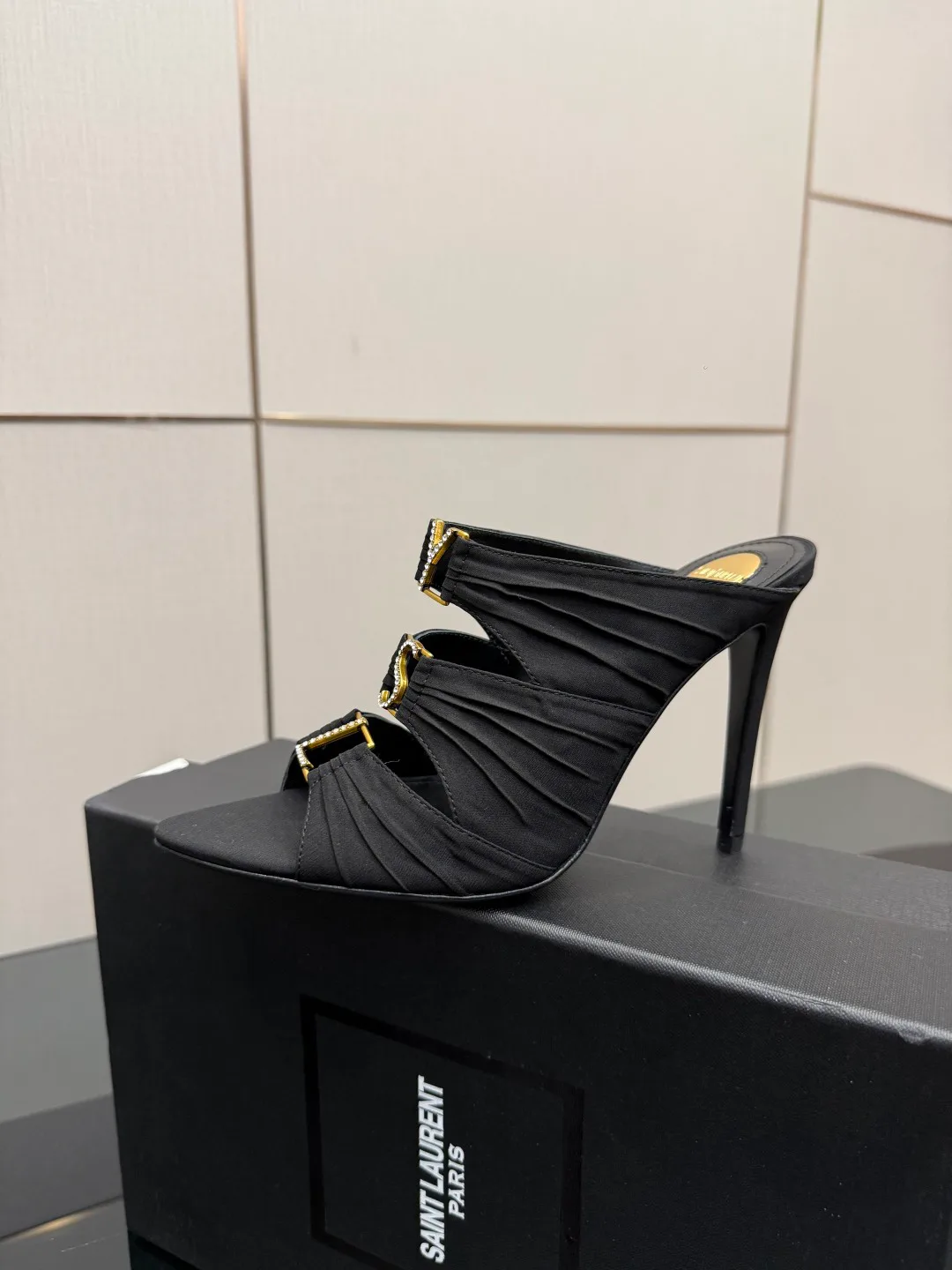 Босоножки Женские Saint Laurent 601444