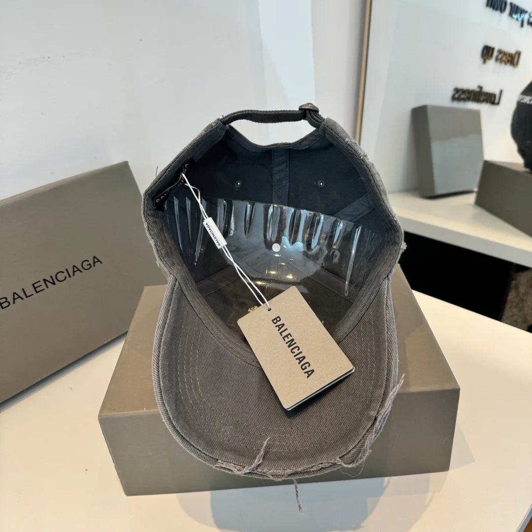 Головные Уборы Balenciaga 11633366
