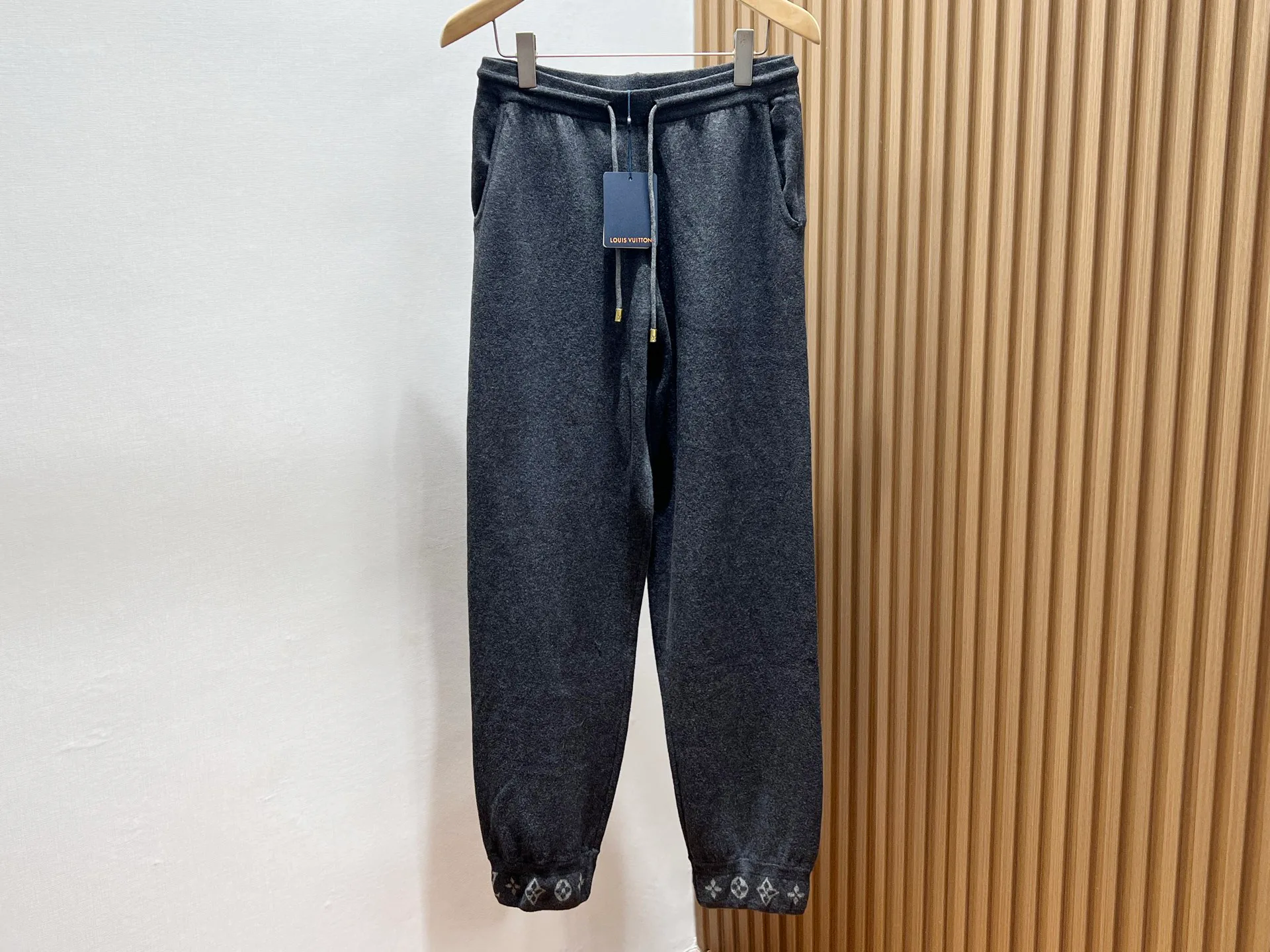 Брюки Мужские Louis Vuitton 848309