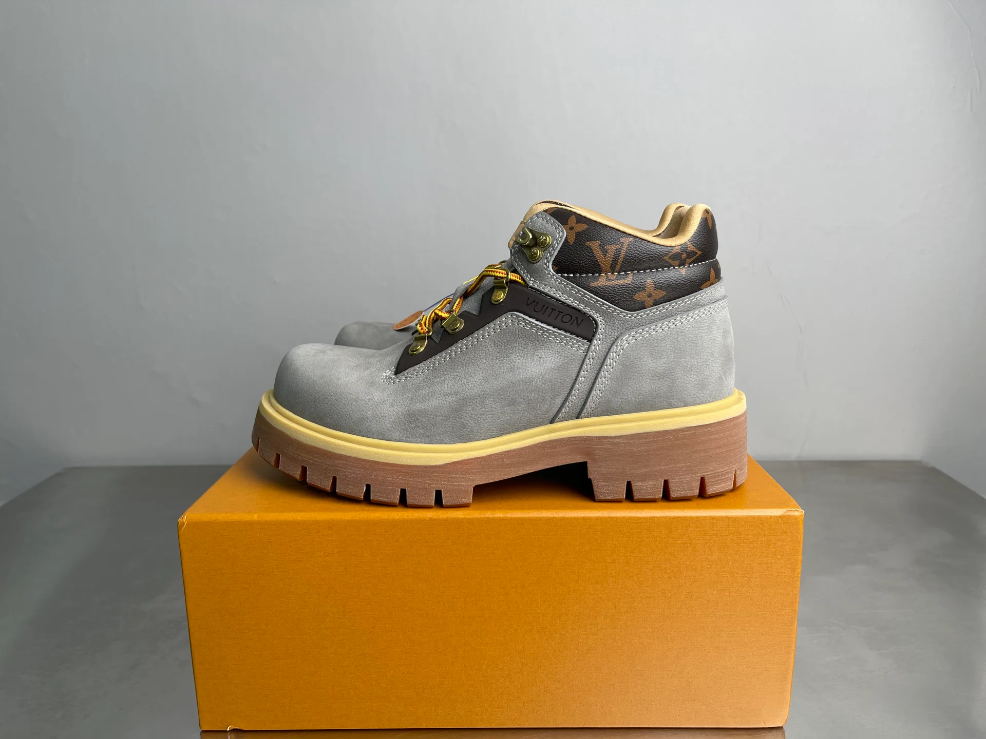 Ботинки Мужские Louis Vuitton 18469311