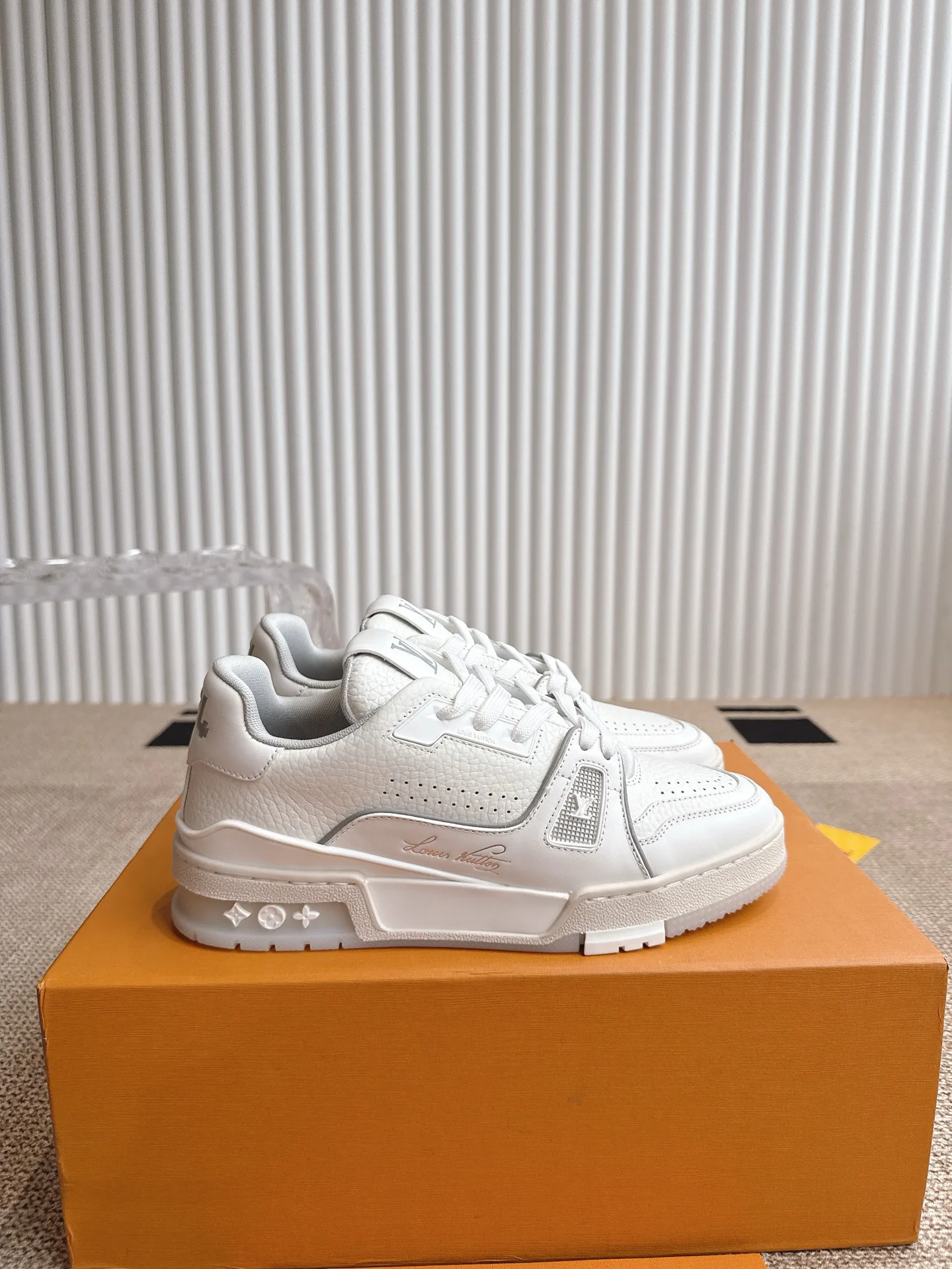 Кроссовки Женские Louis Vuitton 5940544