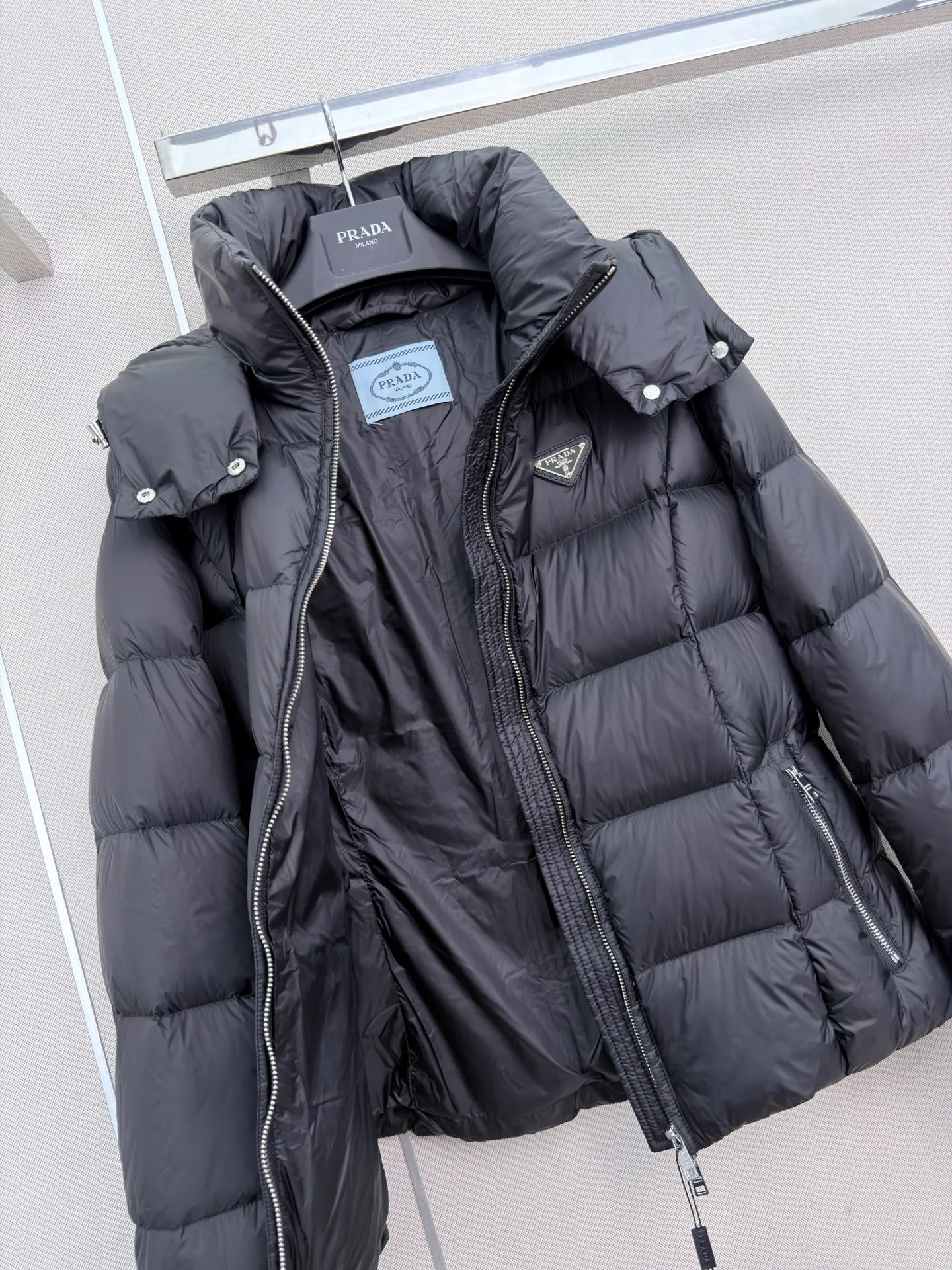 Куртки И Пуховики Женские Prada 18185814