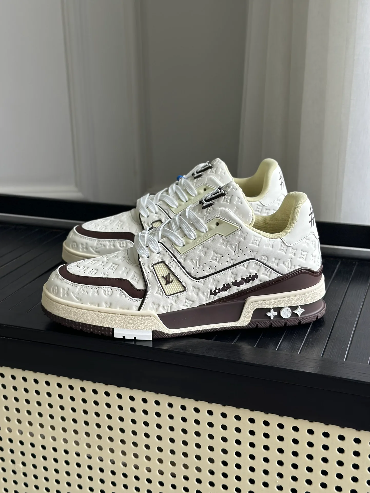 Кроссовки Женские Louis Vuitton 18014116