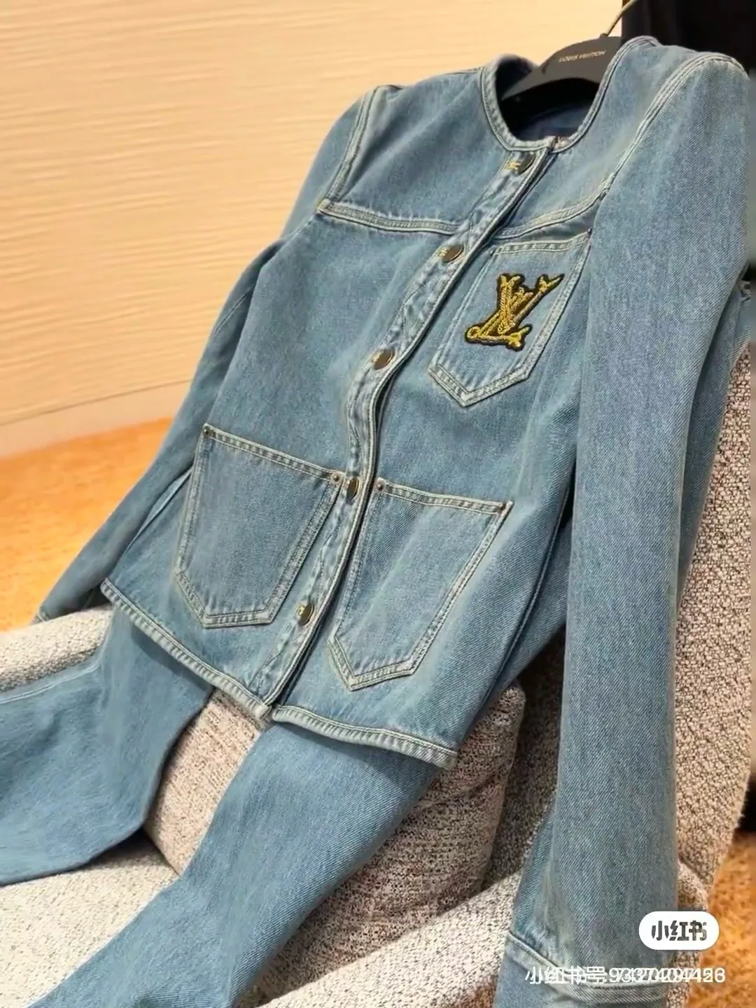 Куртки Женские Louis Vuitton 23982