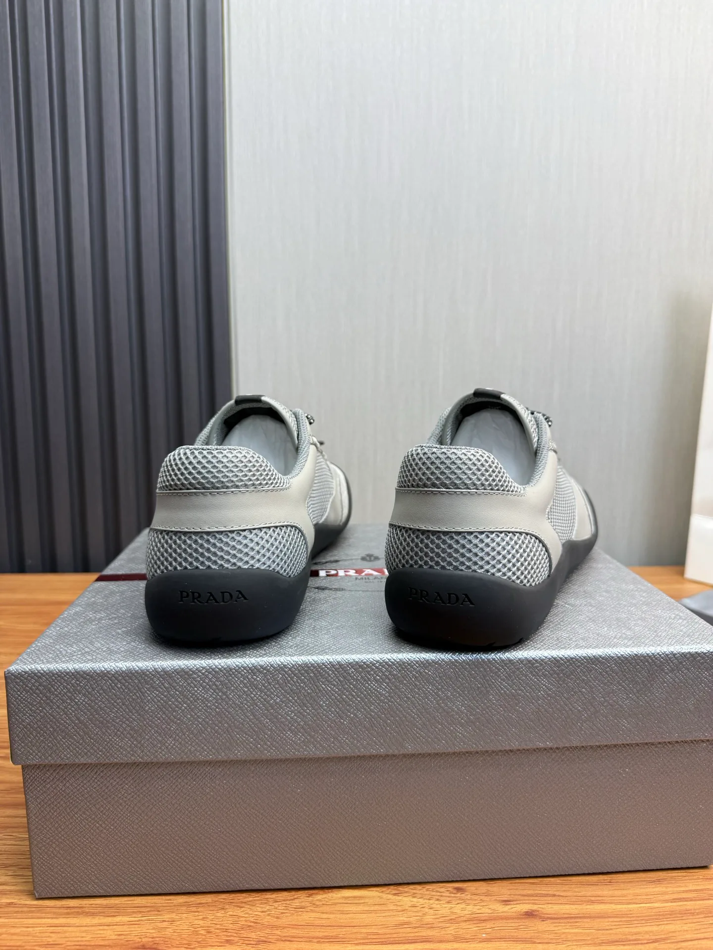 Кроссовки Мужские Prada 13537327