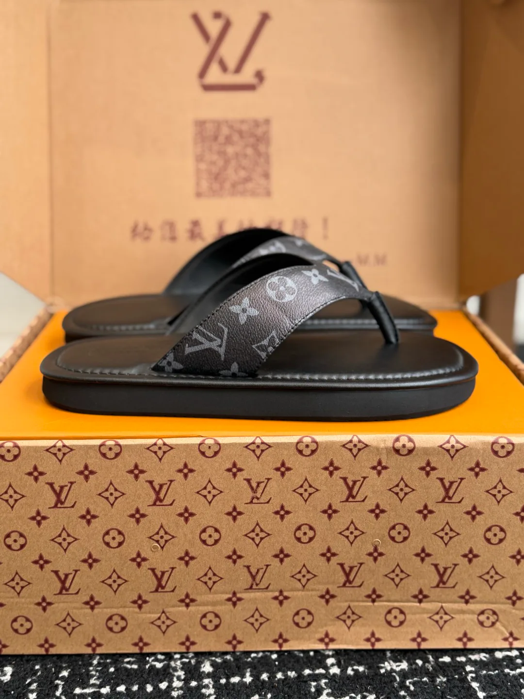 Шлепанцы Мужские Louis Vuitton 17615642