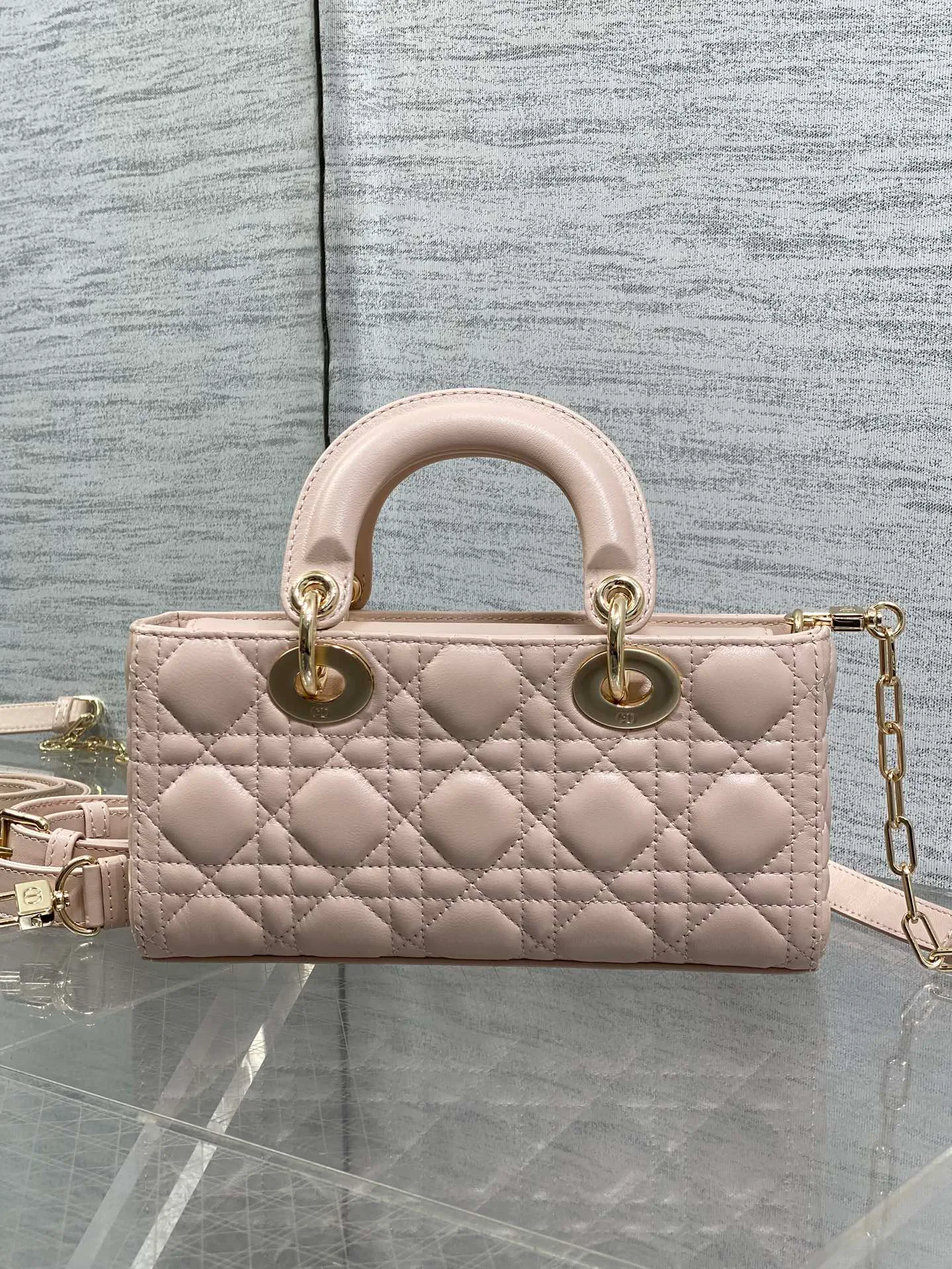 Классические Сумки Женские Christian Dior 11685168