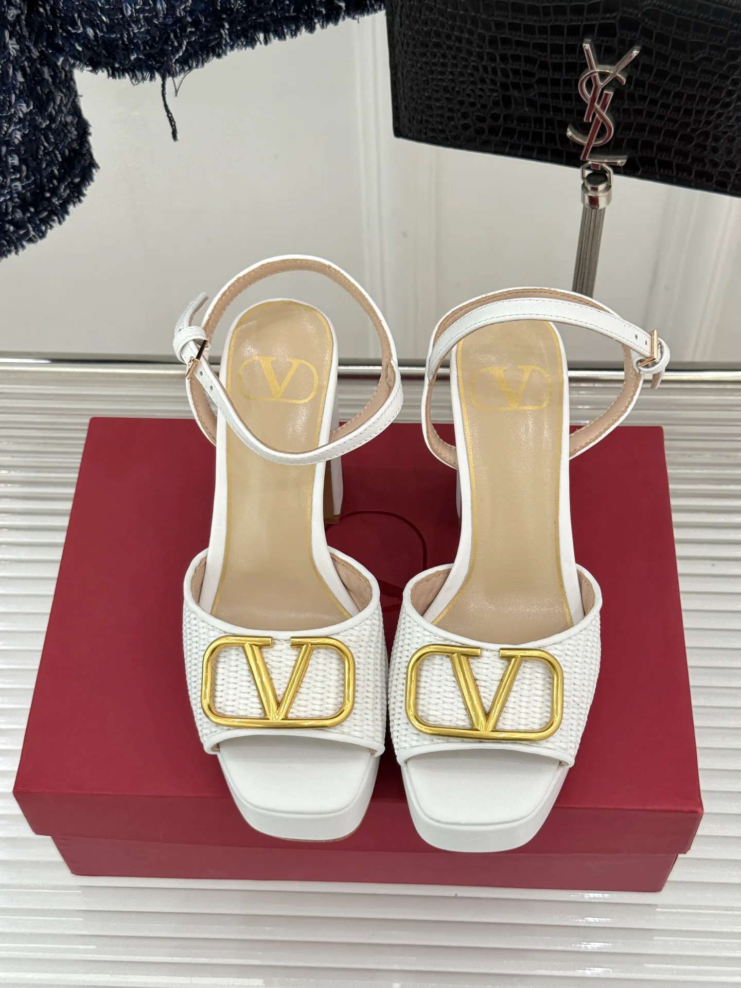 Босоножки Женские Valentino 11894230