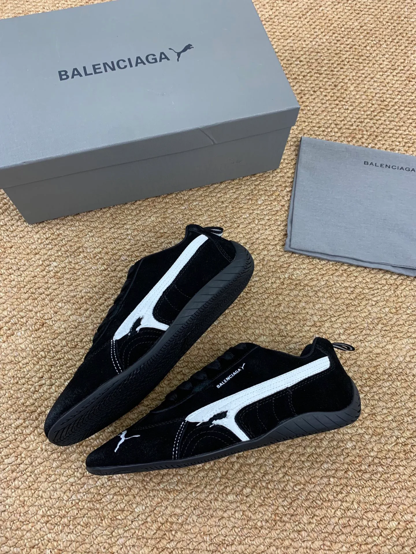 Кроссовки Женские Balenciaga 17545262