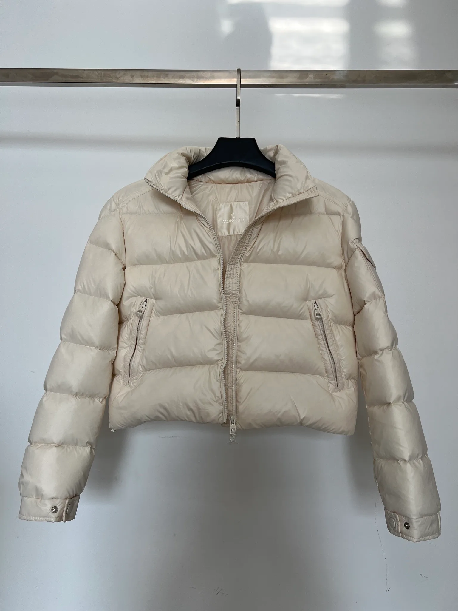 Куртки И Пуховики Женские Moncler 18416137