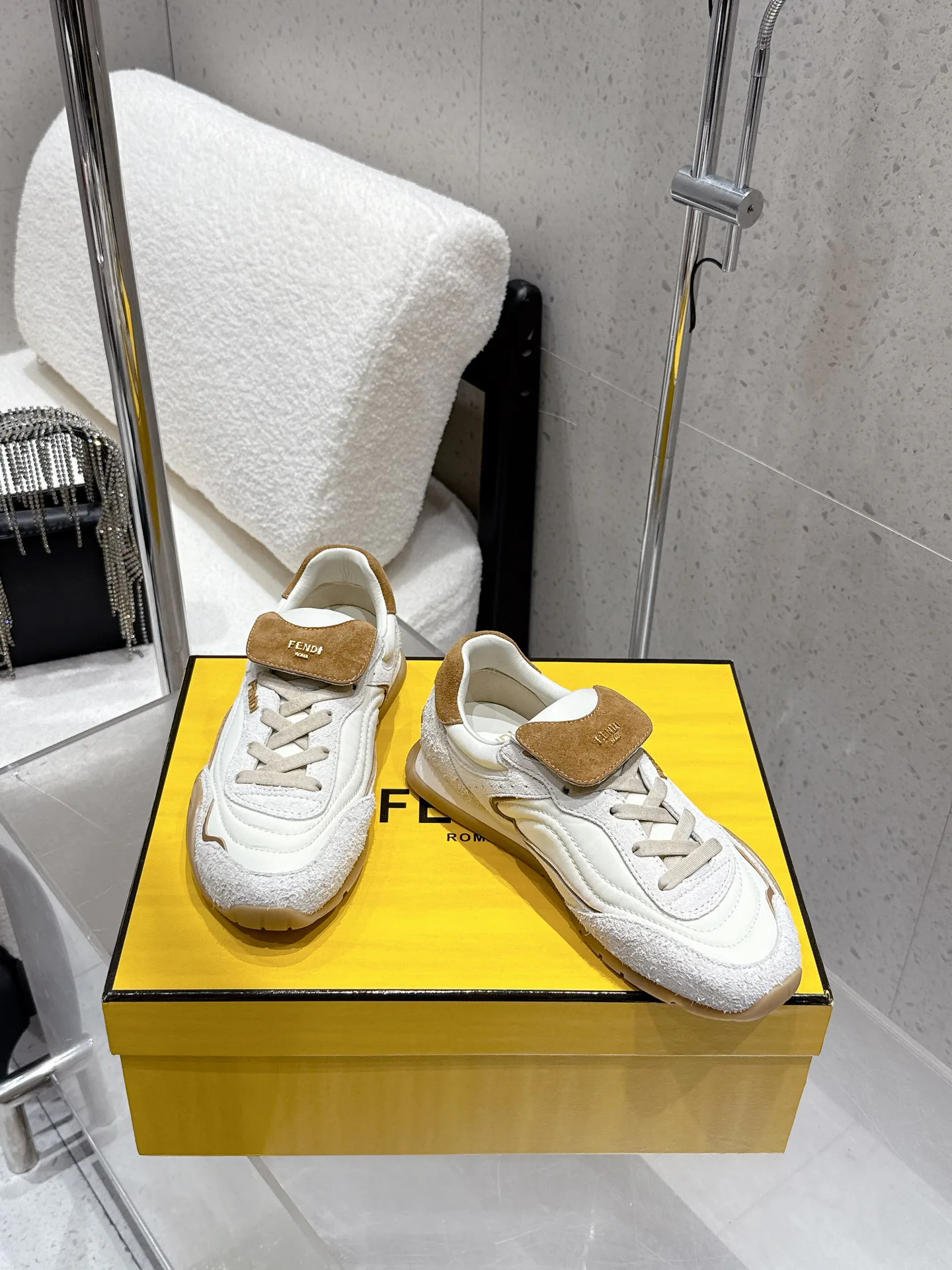 Кроссовки Женские Fendi 13078813