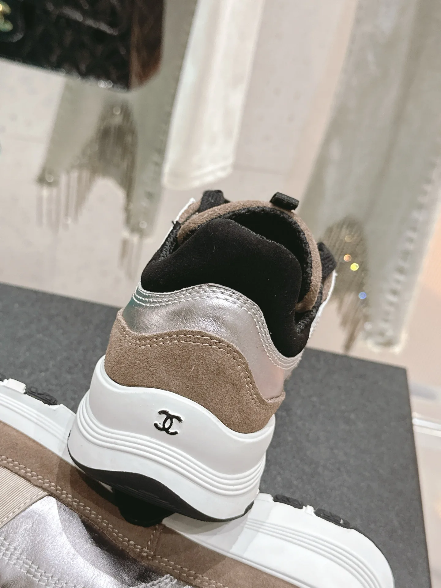 Кроссовки Женские Chanel 11405150