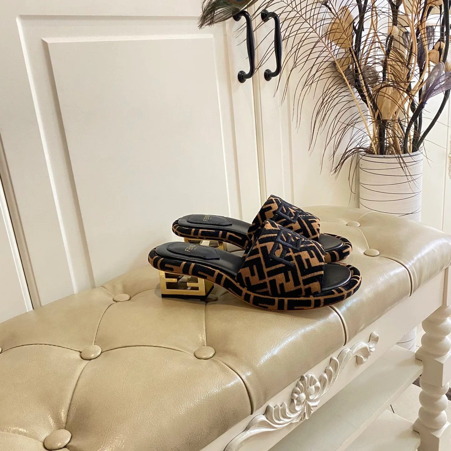 Шлепанцы Женские Fendi 21158