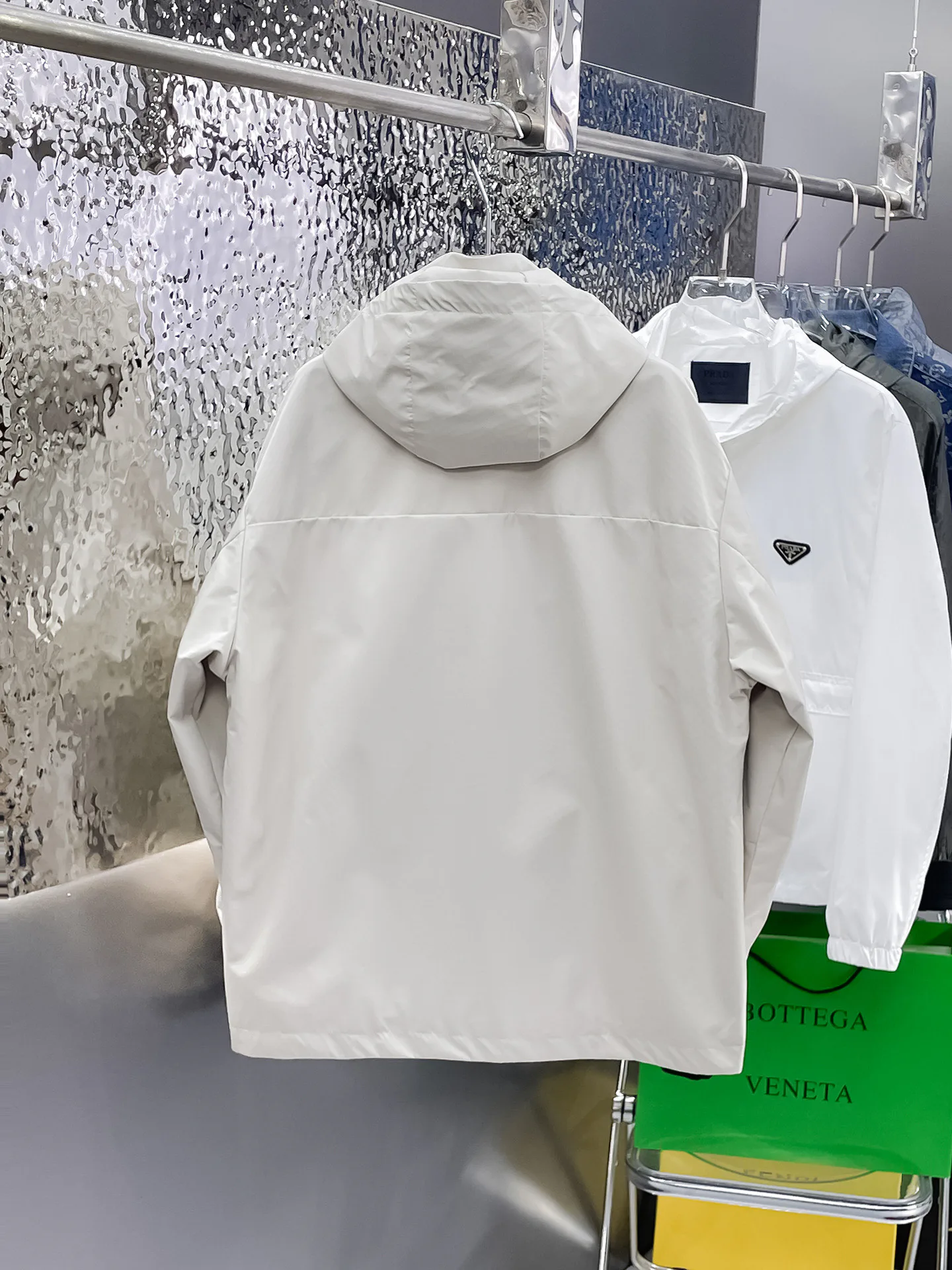 Куртки И Пуховики Мужские Moncler 9352361