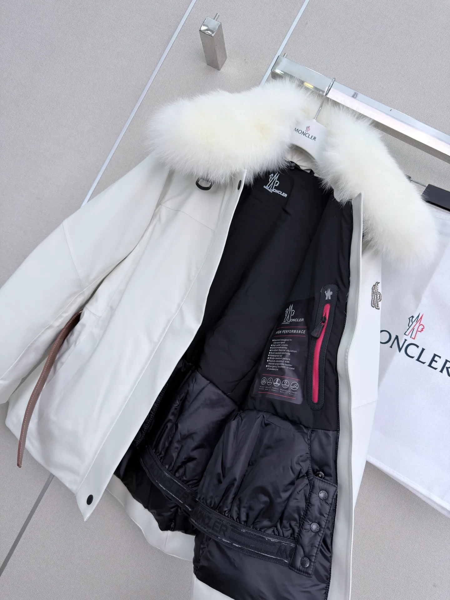 Куртки И Пуховики Женские Moncler 19727156