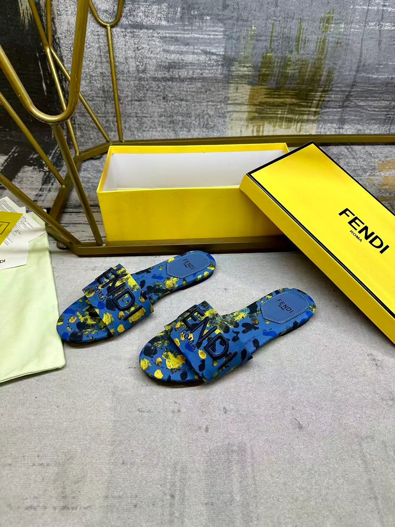 Шлепанцы Женские Fendi 9856750