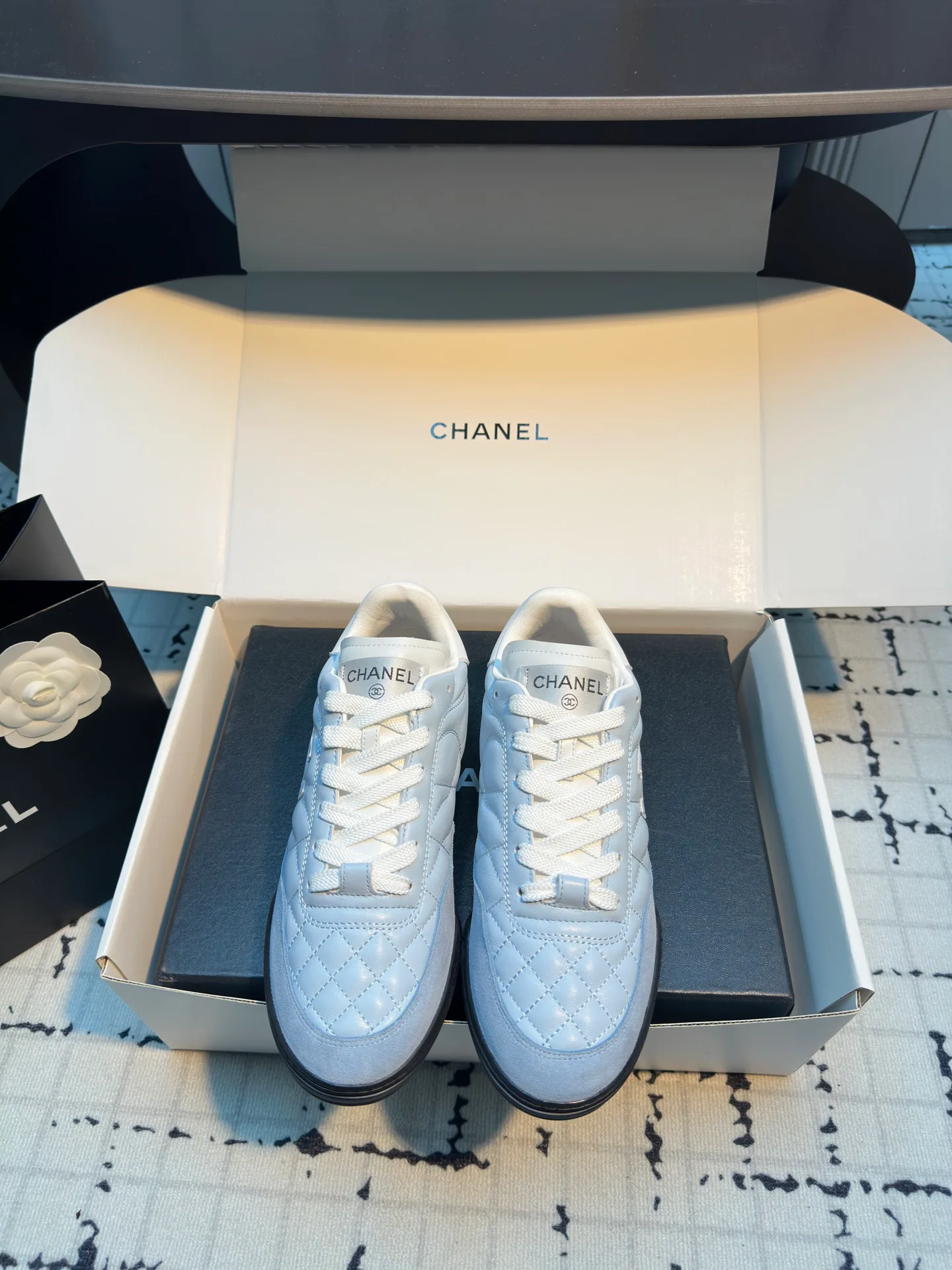 Кроссовки Женские Chanel 10468559