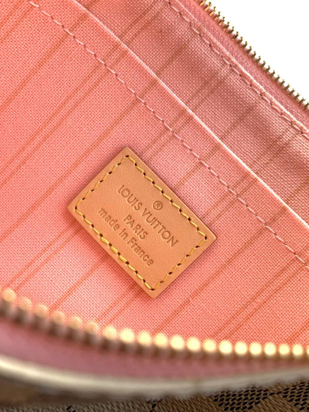 Классические Сумки Женские Louis Vuitton 18156578
