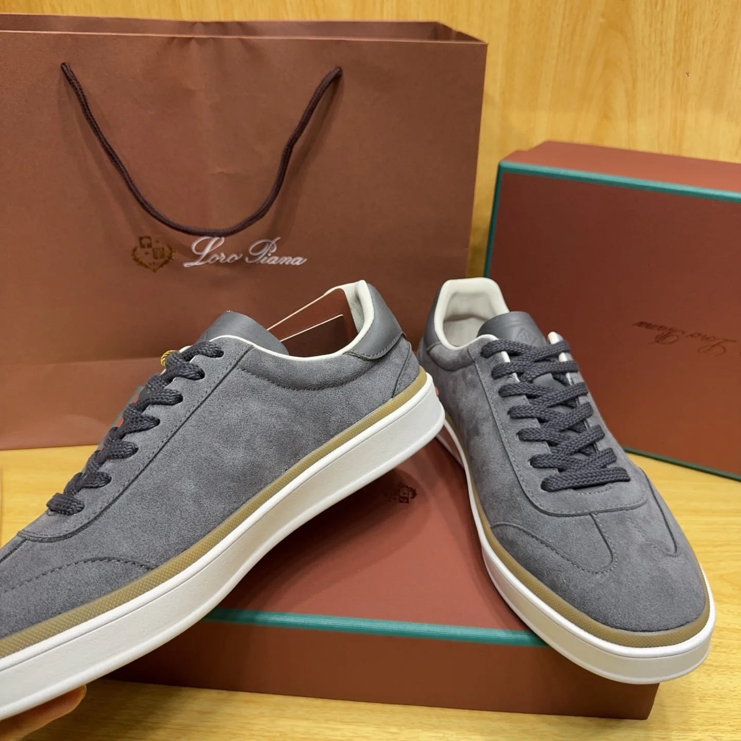 Кроссовки Женские Loro Piana 18263650