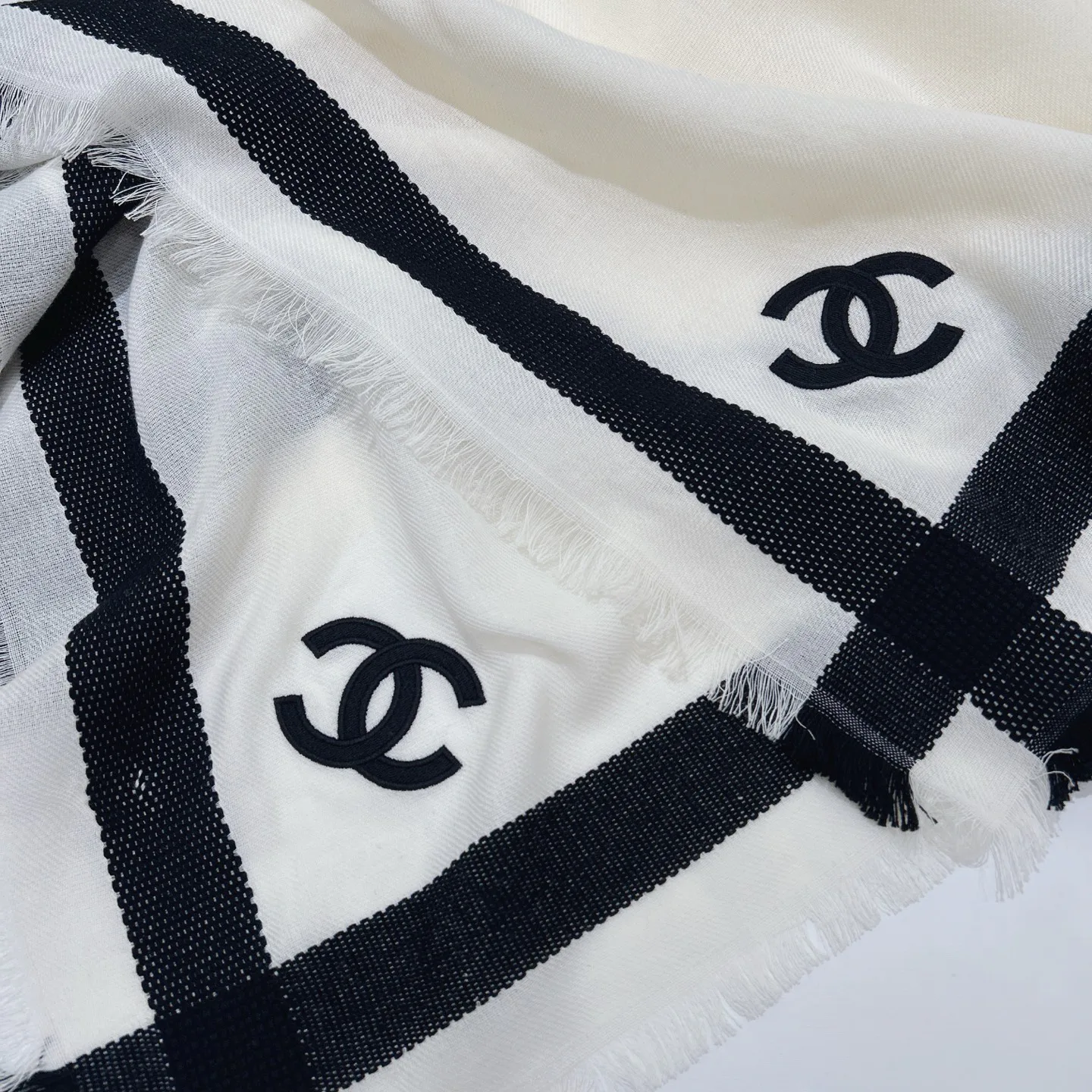 Шарфы Chanel 17099162