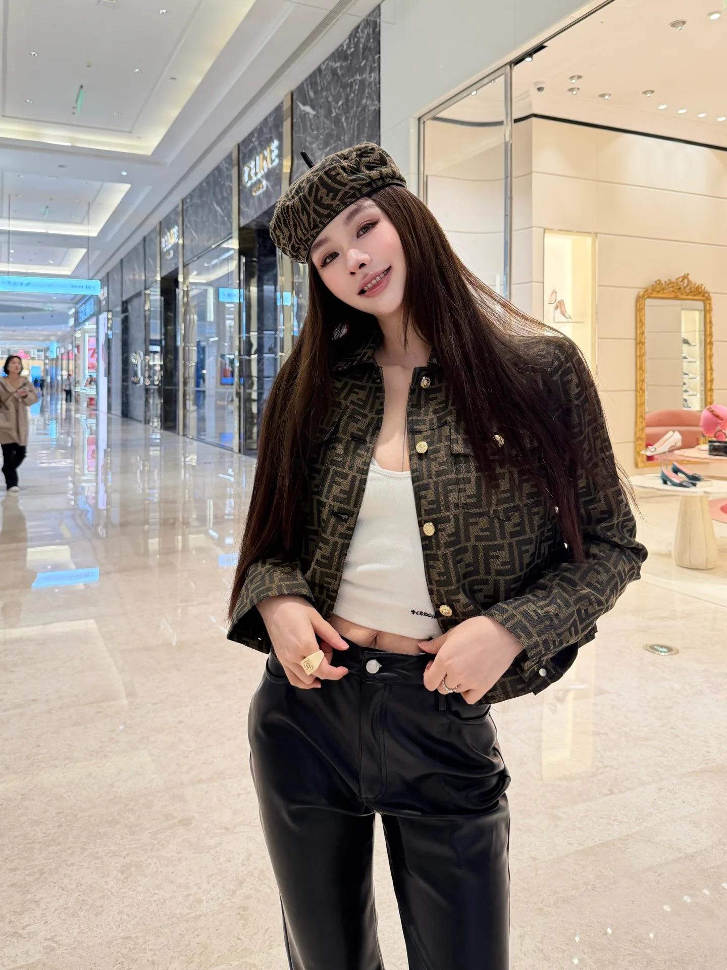 Куртки И Пуховики Женские Fendi 1556494