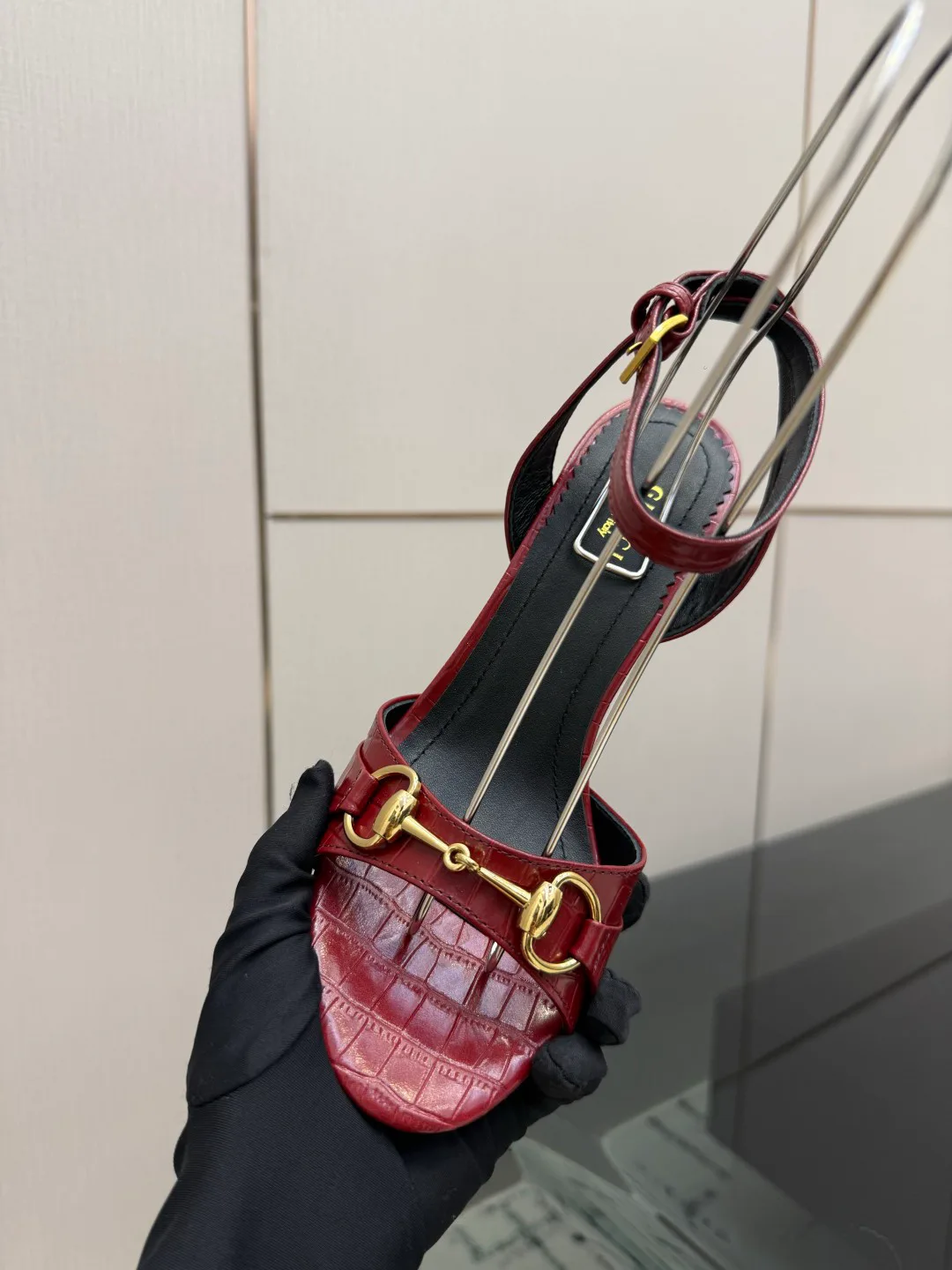 Босоножки Женские Gucci 18049071