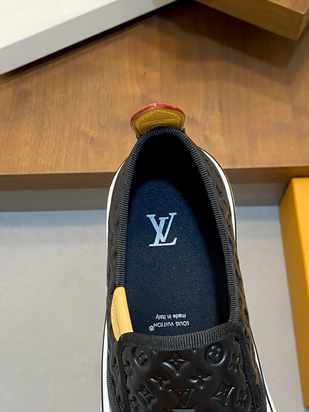 Кроссовки Мужские Louis Vuitton 18880502