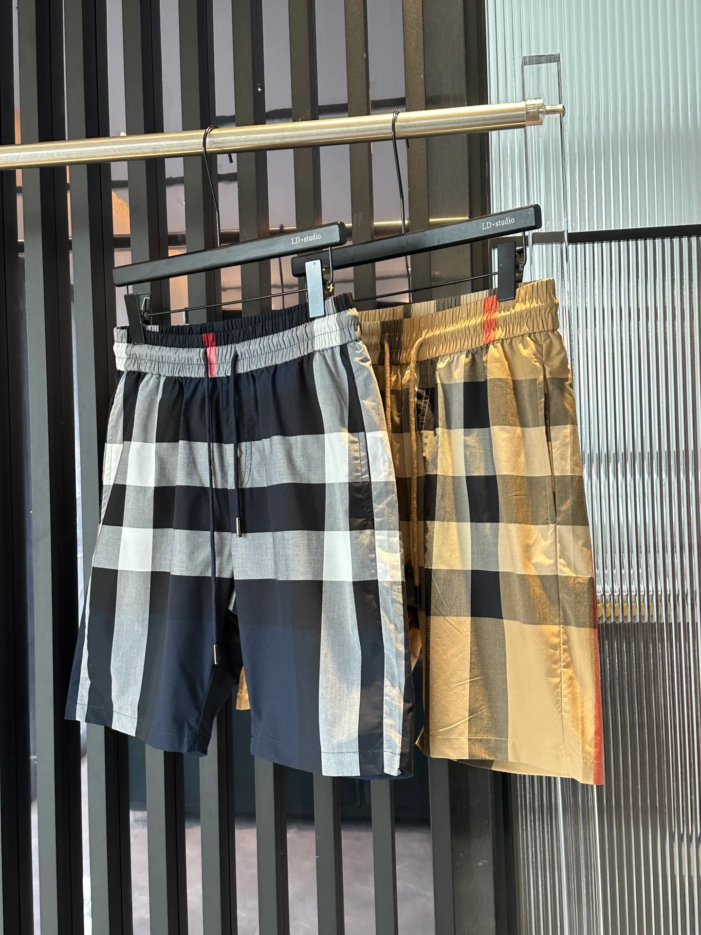 Шорты Женские Burberry 9872811