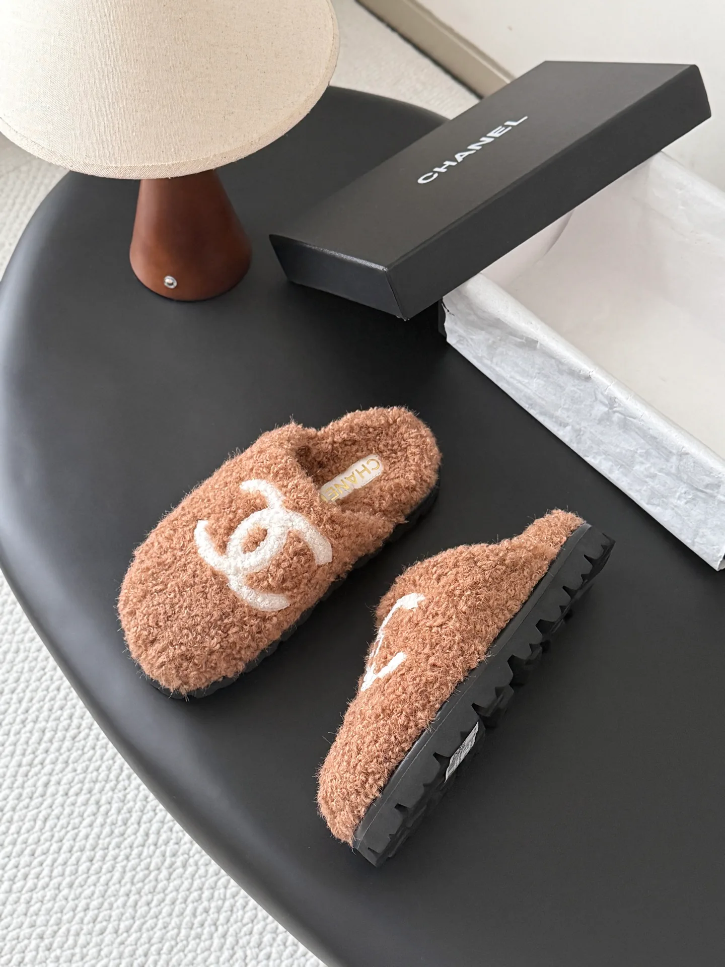 Тапочки Женские Chanel 18700057