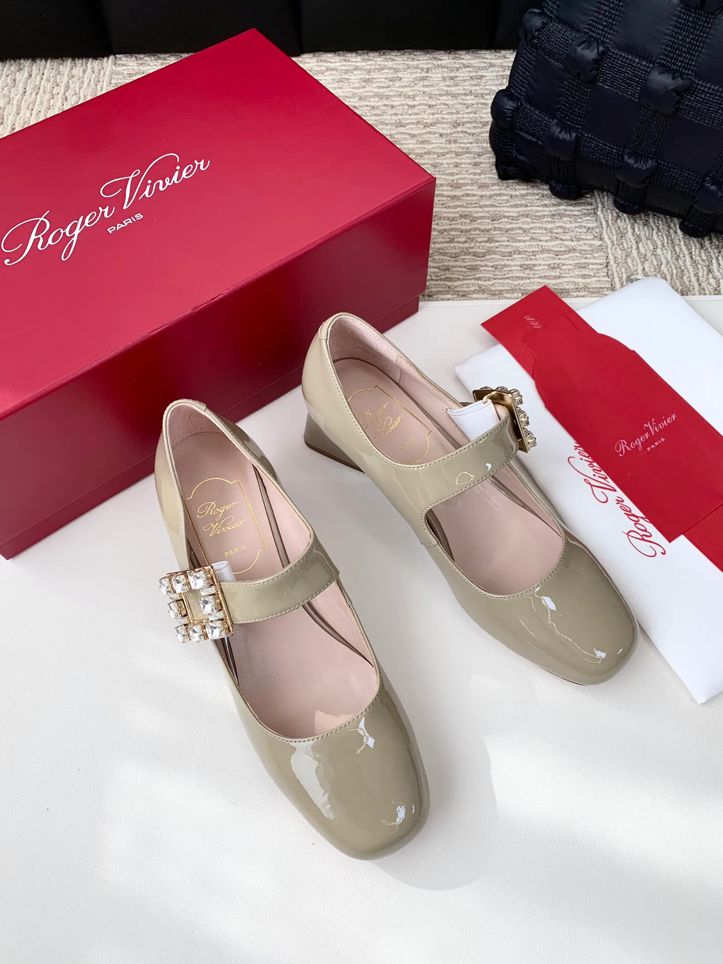 Туфли Женские Roger Vivier 17990354