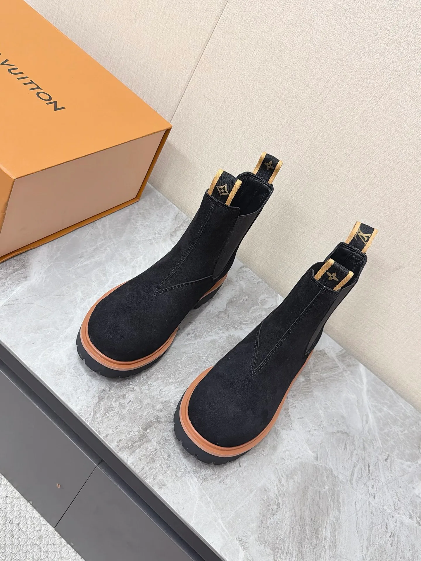 Ботинки Женские Louis Vuitton 19179023