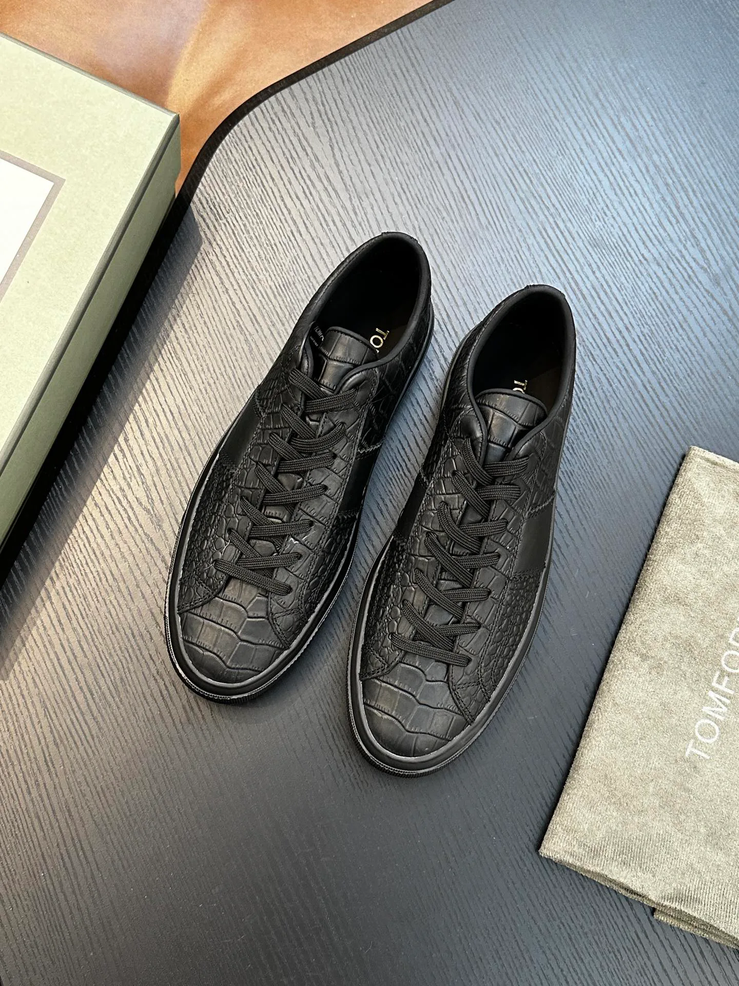 Кроссовки Мужские Tom Ford 18452986