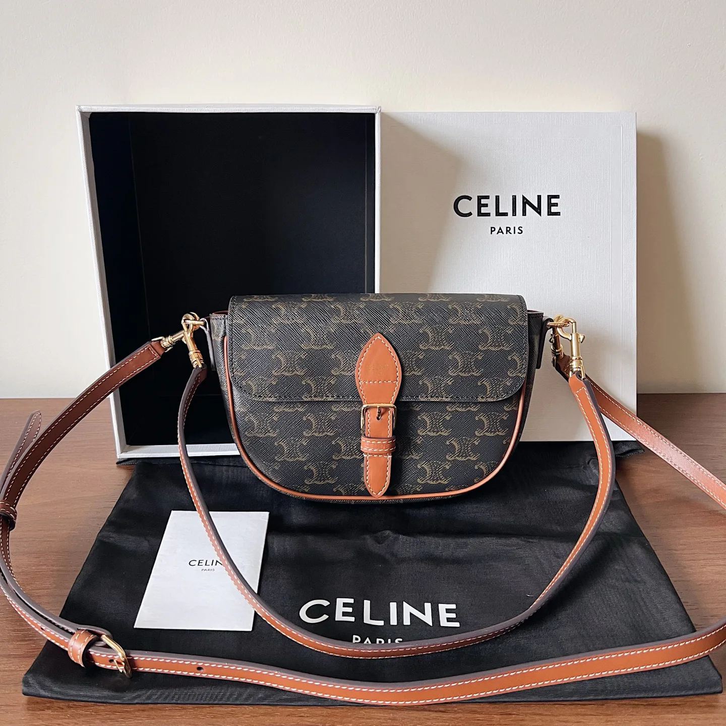 Сумки На Ремне Женские Celine 513937