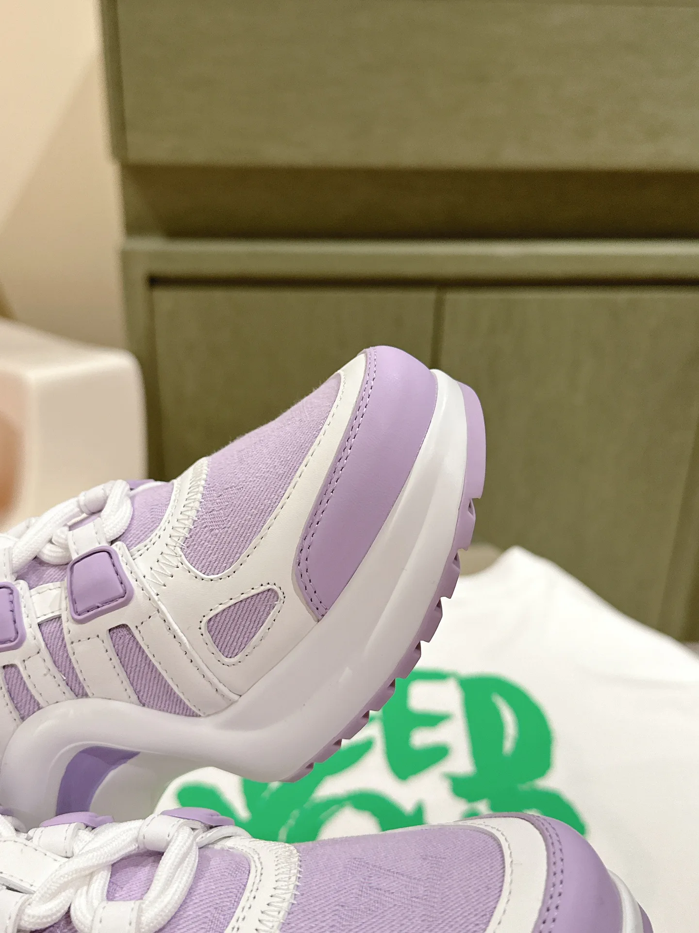 Кроссовки Женские Louis Vuitton 10840495