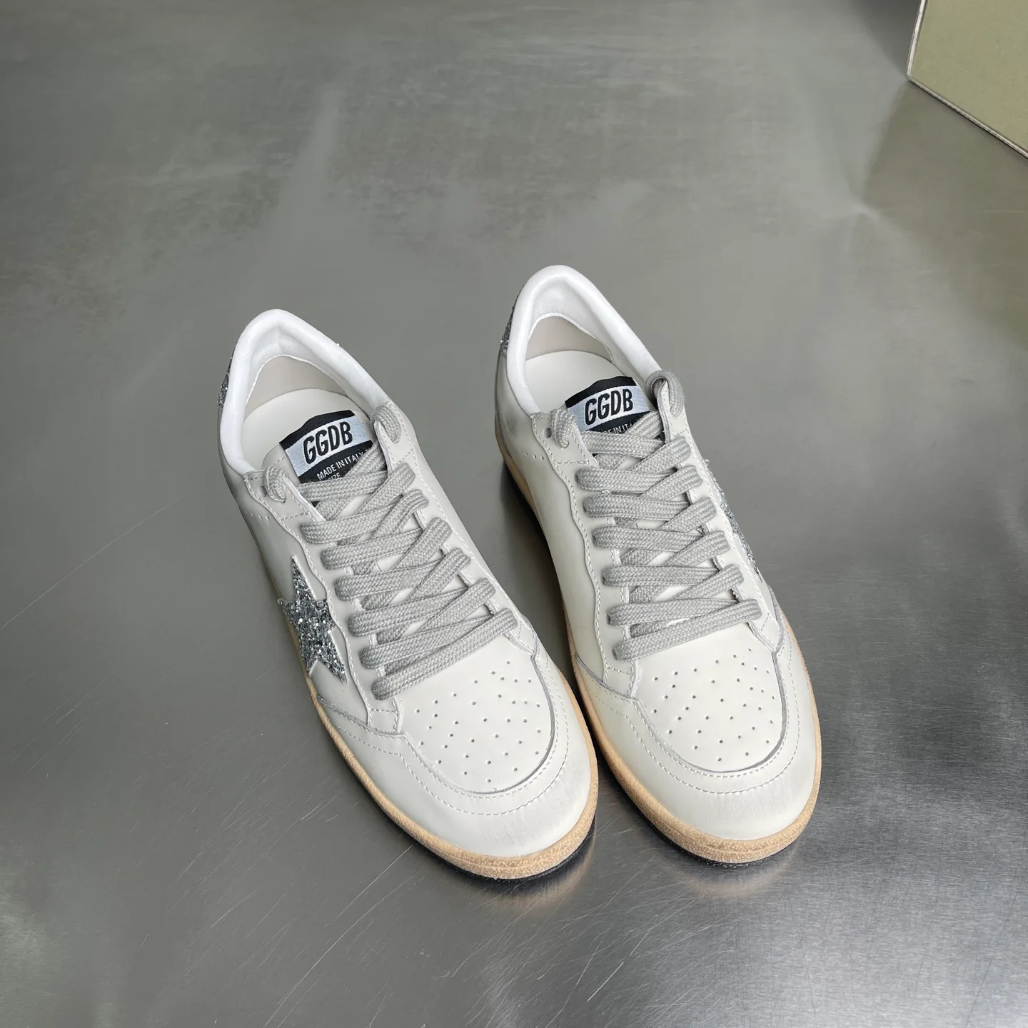 Кроссовки Женские Golden Goose 18039606